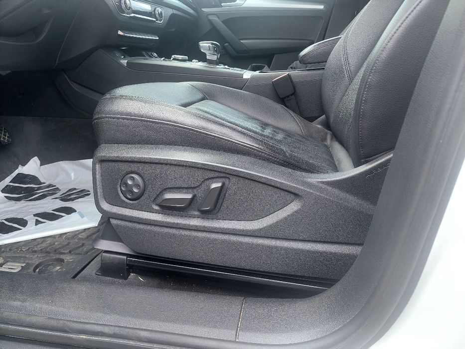 Vând Audi Q5,  2020,2l ,benzină!