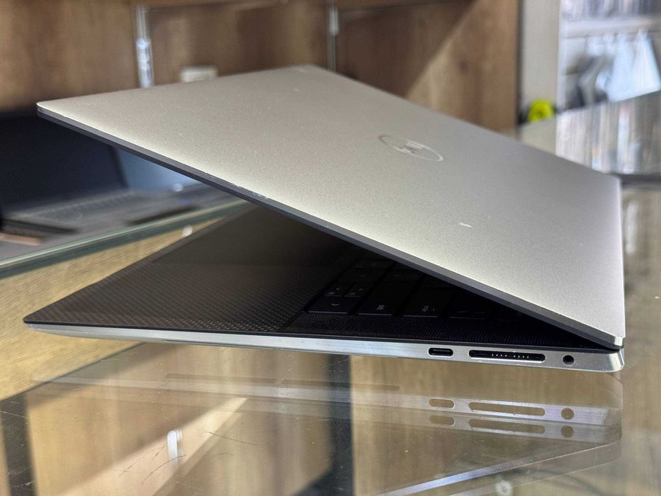 Ultrabook DELL Precision 5560 i7-11850H ram 16 ssd 256 RTX A2000 4gb