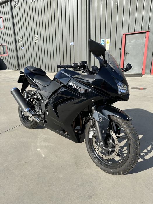 OFERTA!!! Kawasaki Ninja 250R - 3156km - New + Casca Cadou