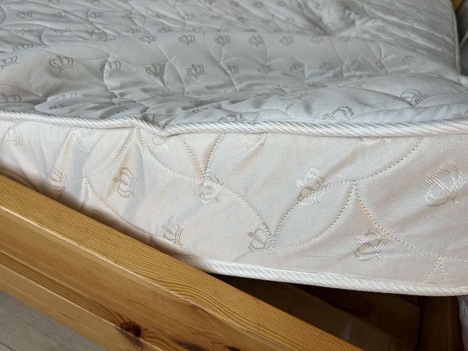 Продам матрас пружинный 180*200