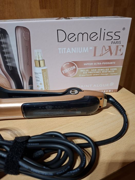 Преса за коса с пара на Demeliss