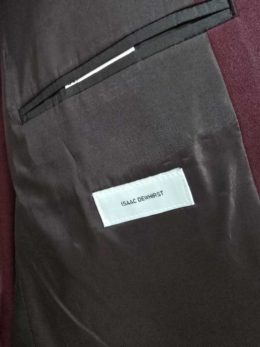 Vând costum Isaac Dewhirst nou, nefolosit