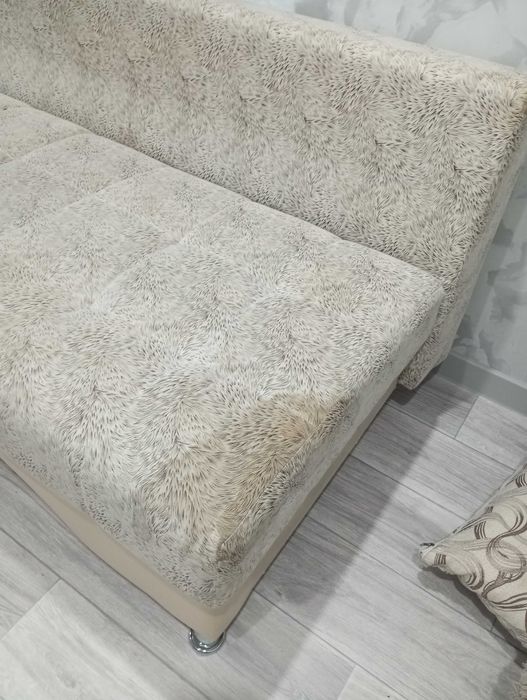 Продам два дивана