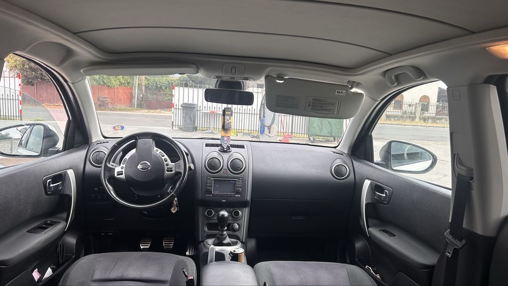Nissan qashqai 2012