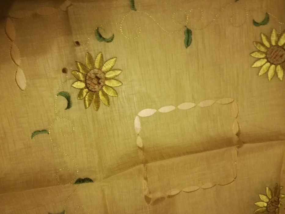 Față de masă plus față de pernă noi