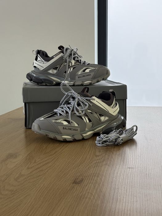 Vand balenciaga track marimea 42