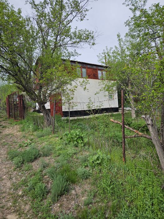 Продам уютную дачу Турар