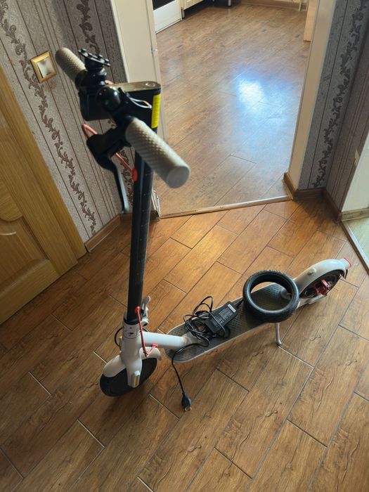 Электросамокат Xiaomi Mi Electric Scooter Pro