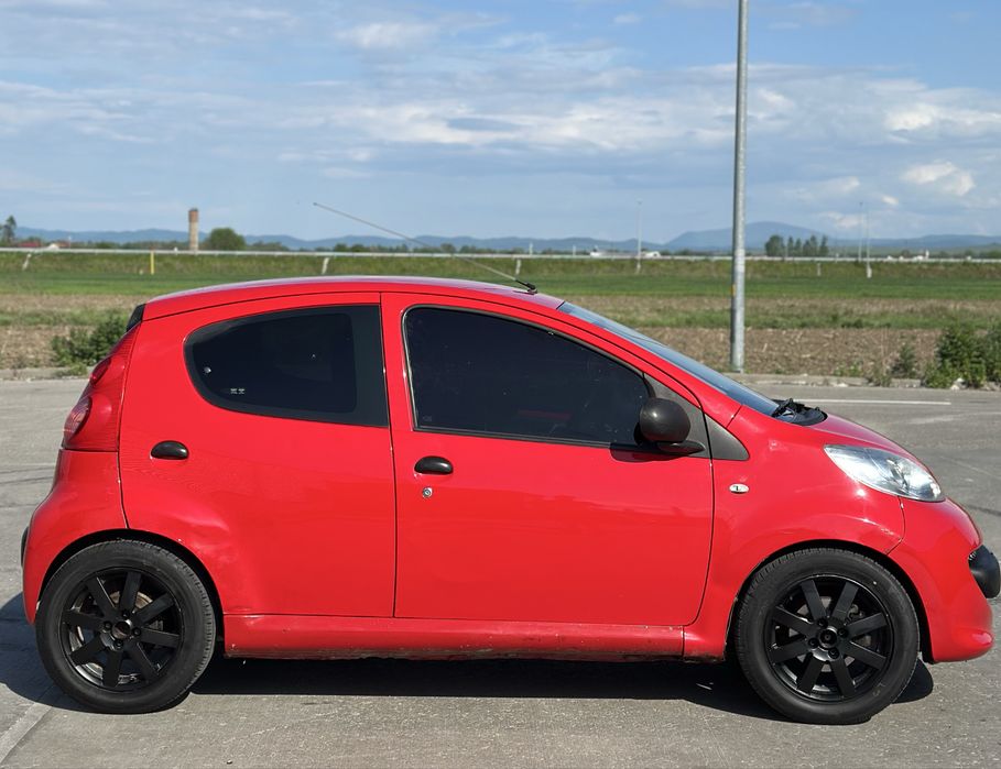 PEUGEOT 107