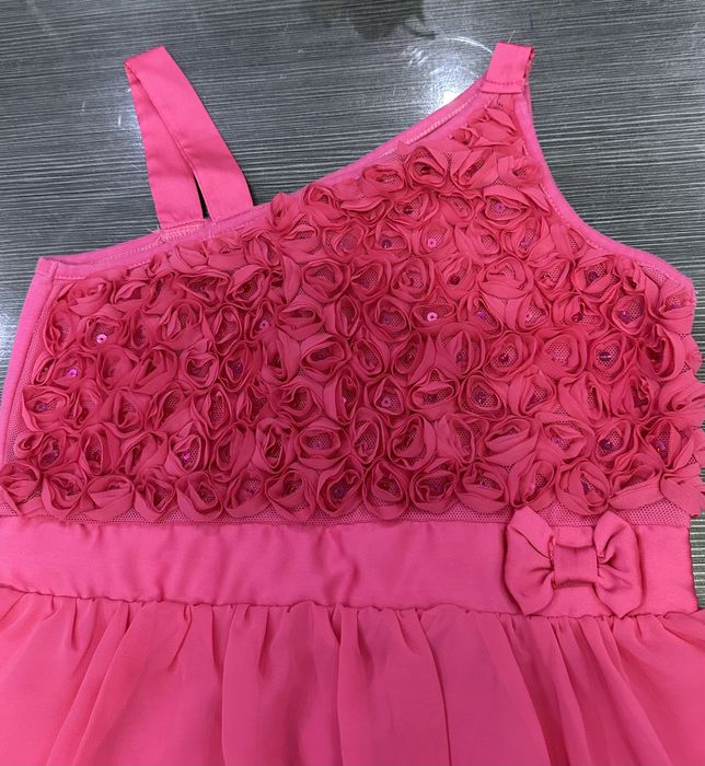 Платье нарядное на девочку