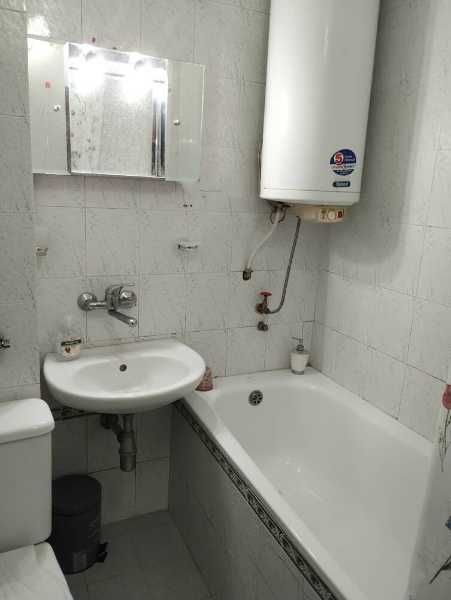 Дава се под наем Двустаен апартамент в Бургас, Център - 65 кв.м за 484.5 € - Снимка #1