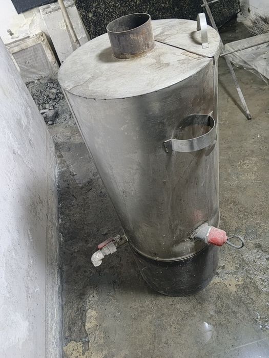 Choy qaynatadigan bak sotiladi