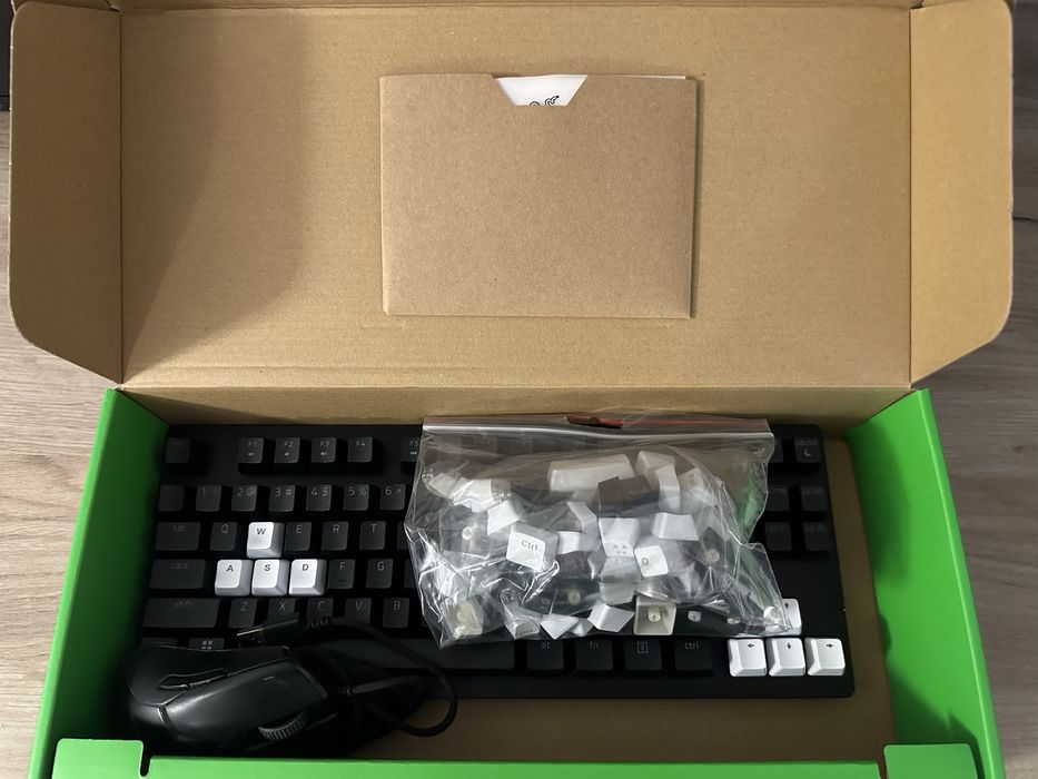 Vand RAZER Huntsman V2 TKL + RAZER Viper Mini