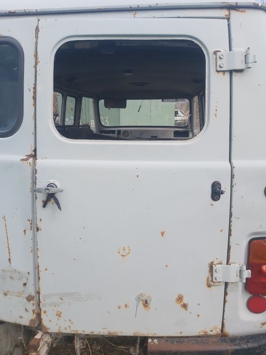 Продам дверь уаз