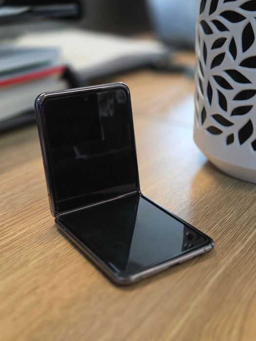 Samsung Galaxy Z Flip 5G