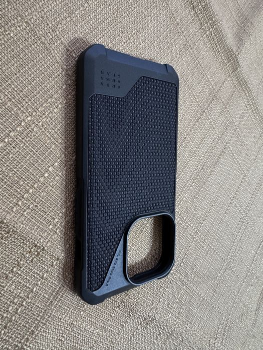 Husa UAG Metropolis LT + Spiegen iPhone 15 Pro