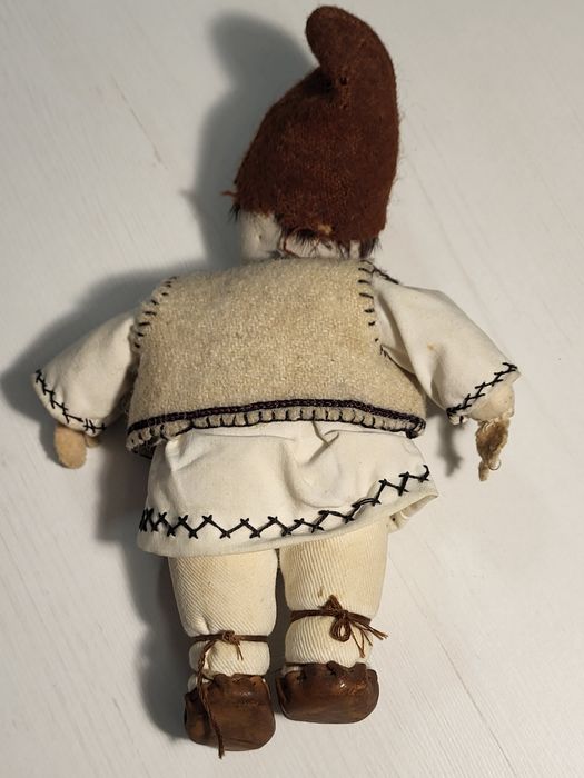 Păpușă tradițională românească artizanală, îmbrăcată într-un costum popular stilizat,  anii 60 - 80