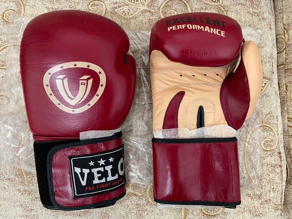 Боксёрские перчатки  кожаные  VELO  10 oz