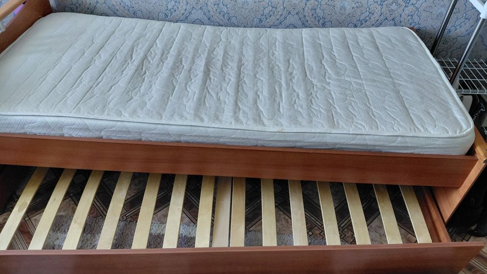 Отдам даром кровать