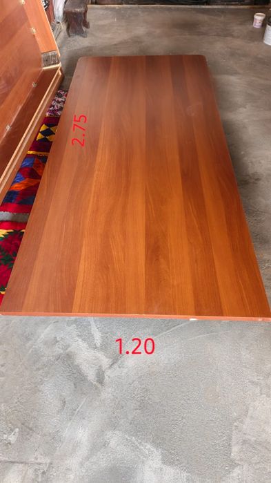 Стол в хорошем состоянии