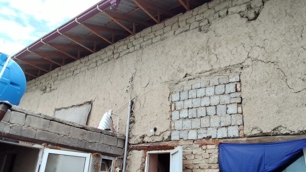 Xovli uchqstka srochna sotiladi