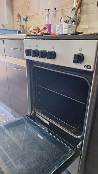 Vand Aragaz Zanussi
