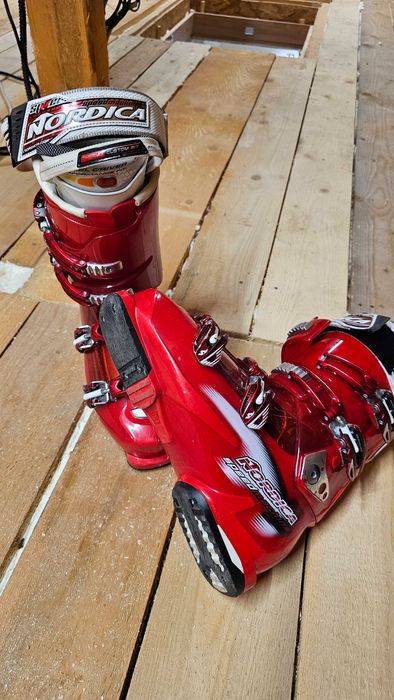 Clapari Atomic -Nordica