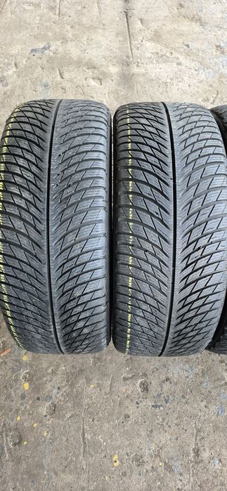 4 anvelope iarna Michelin,fata 235/45/19,spate 255/40/19.Pret/bucata.