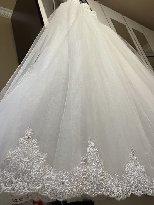 Vand rochie de mireasa