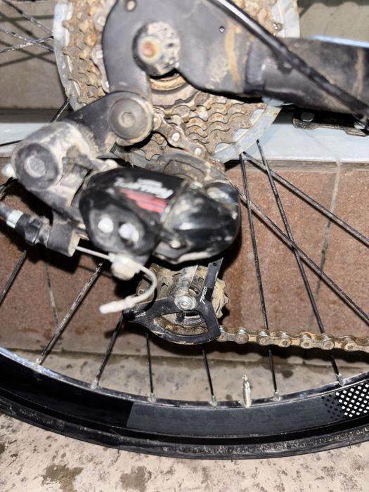 Шоссейный велосипед Trinx tempo