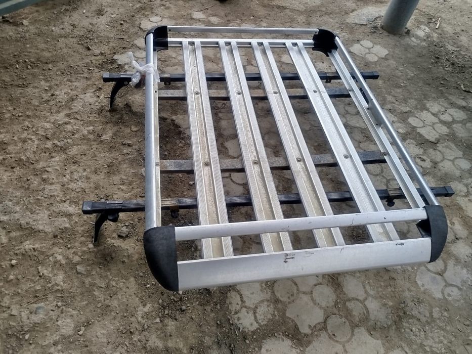 Багажник на крышу автомобиля