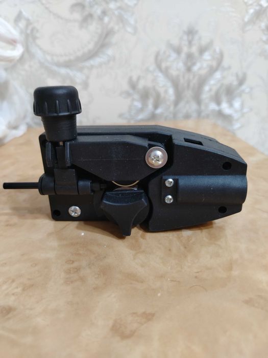 Блок подачи проволоки с регулятором