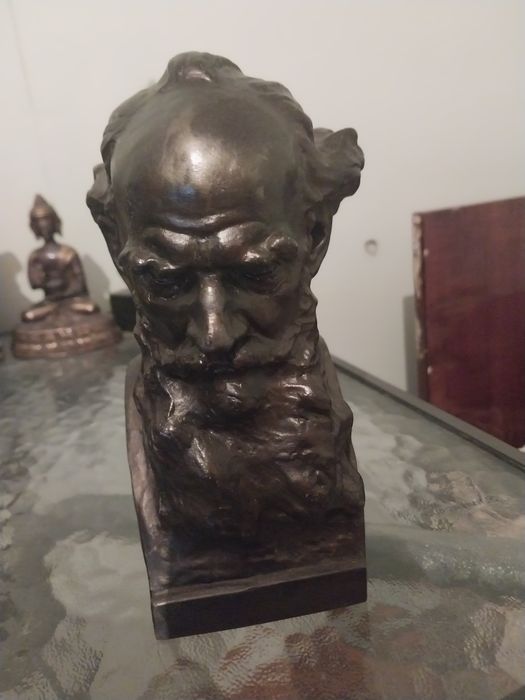 Продам статуэтку