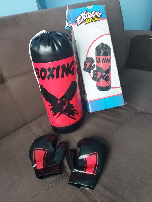 Боксова круша и ръкавици -30лв.