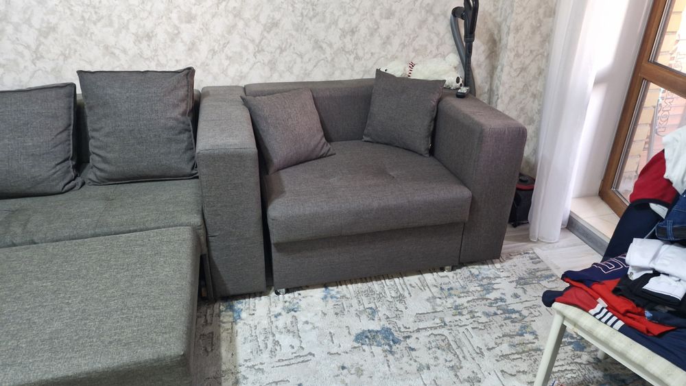 Продам диван угловой