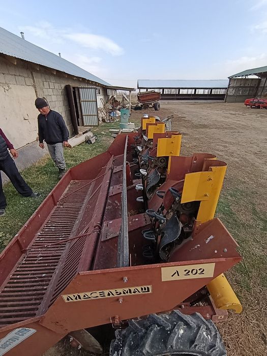 Картофельный сажалка