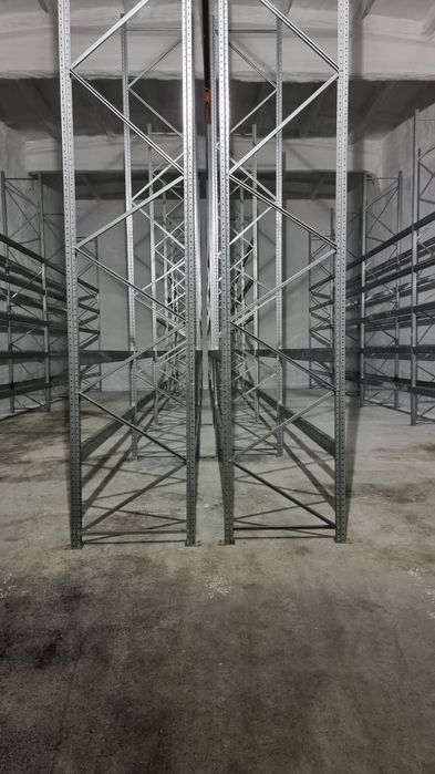 Rafturi industriale pentru paleți
