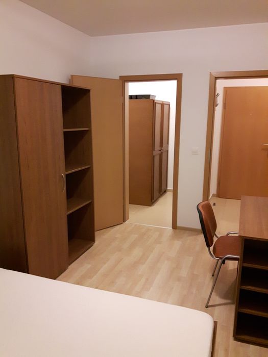 PROPRIETAR inchiriez apartament 2 camere cu loc de parcare. CORESI