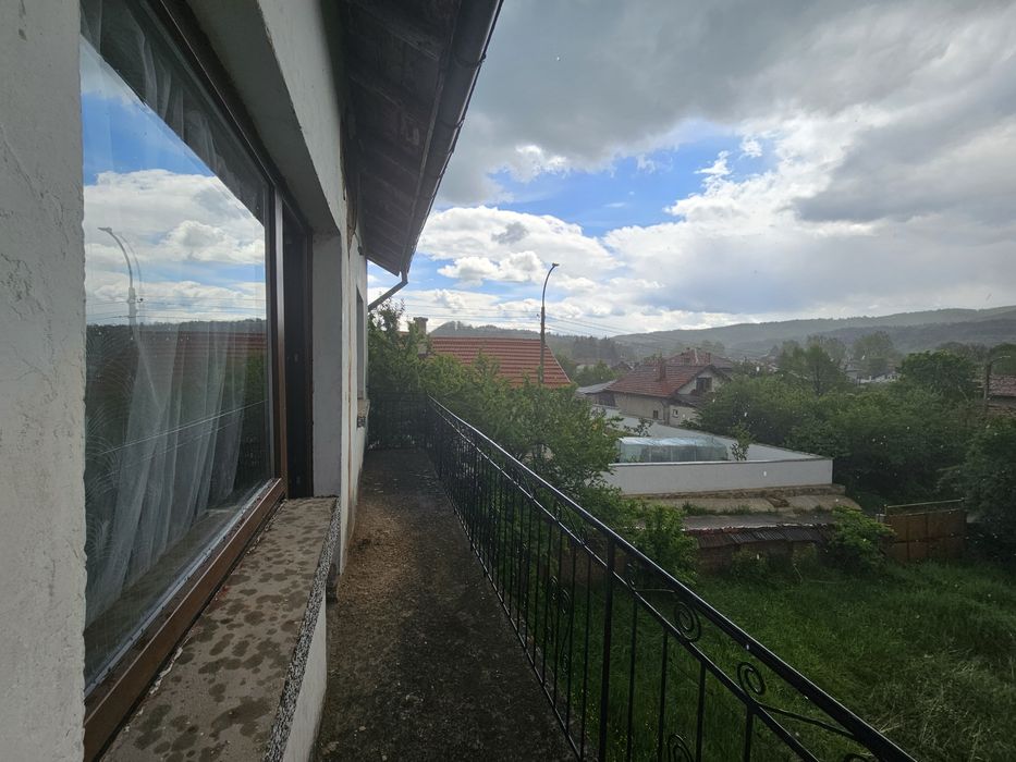 Къща за продажба в с. Горни окол