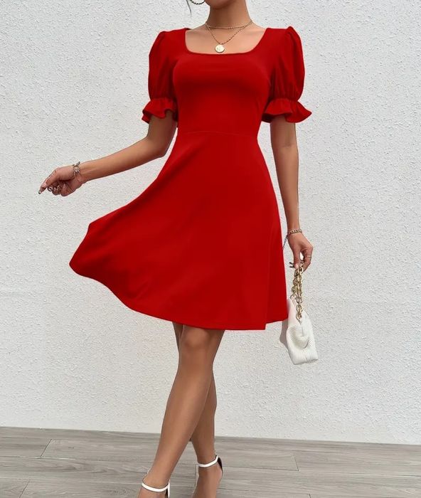 Червена празнична рокля