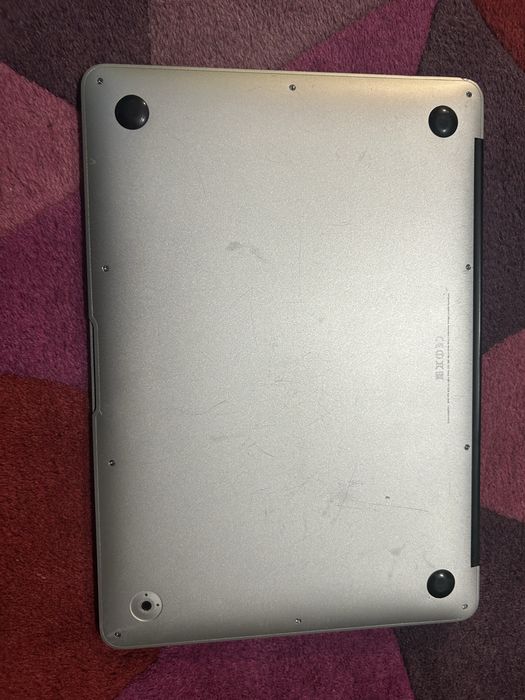 MacBook Air 13” Mid 2013 | i5 | 4GB RAM | 120GB SSD | Работи отлично