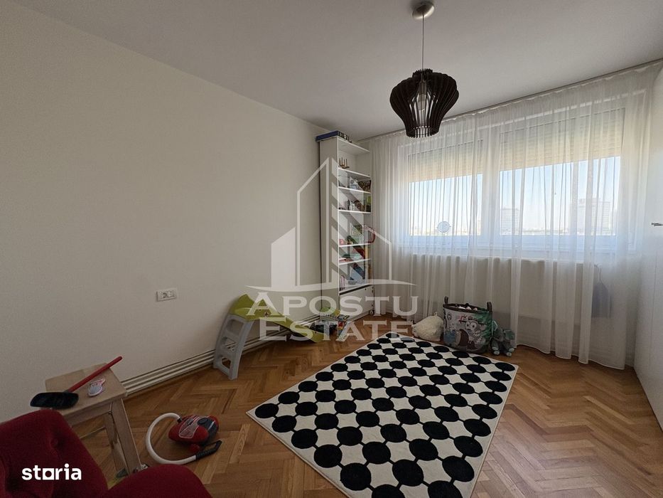 Apartament 3 camere 2 bai, etaj intermediar langa Punctele Cardinale