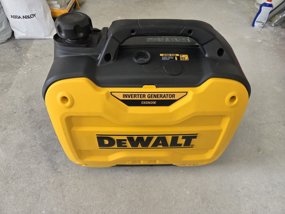 Генератор Dewalt DXGNI20e