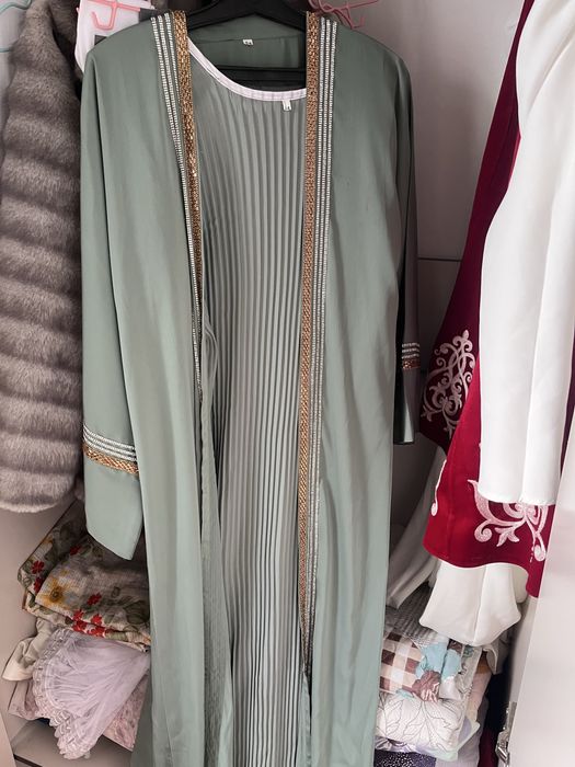 абайка и белая платья