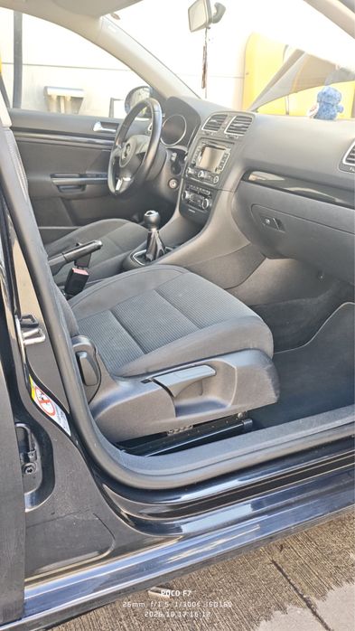 VÂND VW GOLF 6 – 1.6 TDI – 105 CP – AN 2010