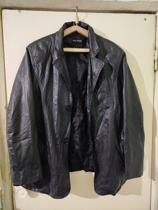 Продам кожаные куртки.