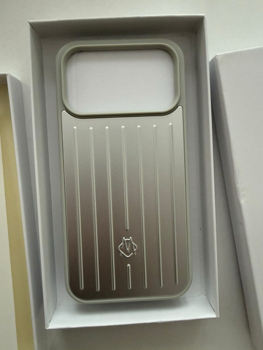Rimowa Iphone 17 pro max