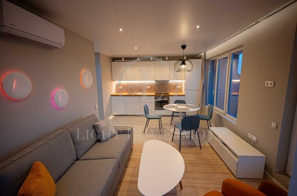 Продава се Двустаен апартамент в Пловдив, Център - 71 кв.м за 1121 €/кв.м - Снимка #1