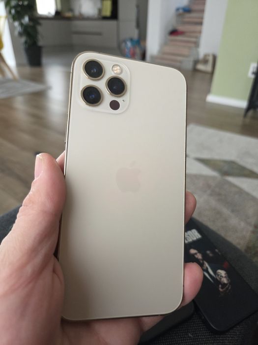Iphone 12 pro gold