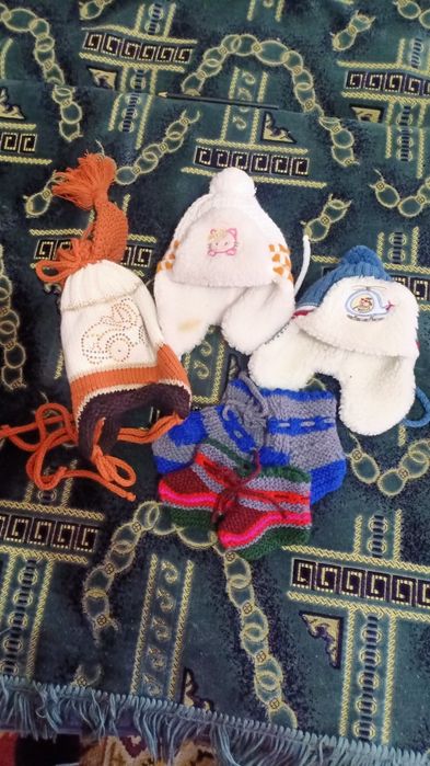 Комбинзон+ шапочки и носочки